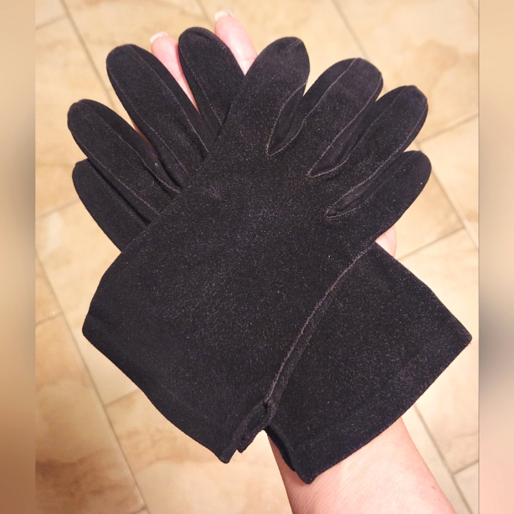 Edelweiss by Guibert Freres Black Suede Gloves XS